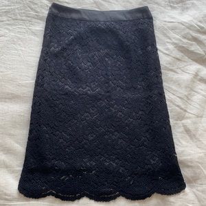 Scalloped lace pencil skirt